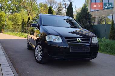 Минивэн Volkswagen Touran 2006 в Надворной