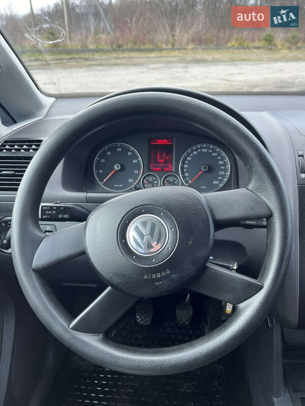 Мінівен Volkswagen Touran 2006 в Львові