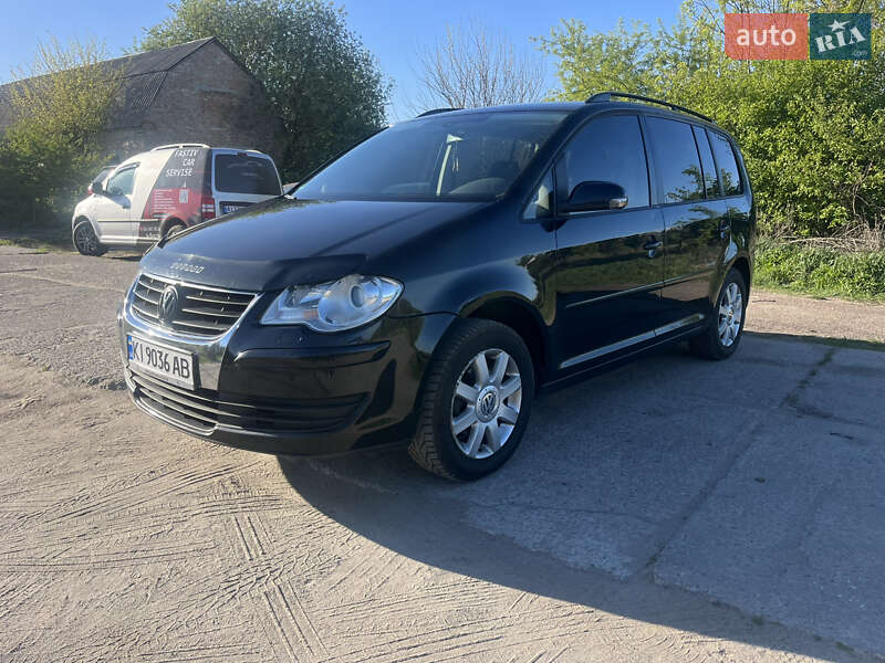 Мінівен Volkswagen Touran 2009 в 