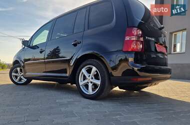 Минивэн Volkswagen Touran 2010 в Львове