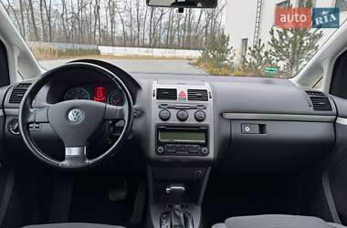 Мінівен Volkswagen Touran 2009 в 