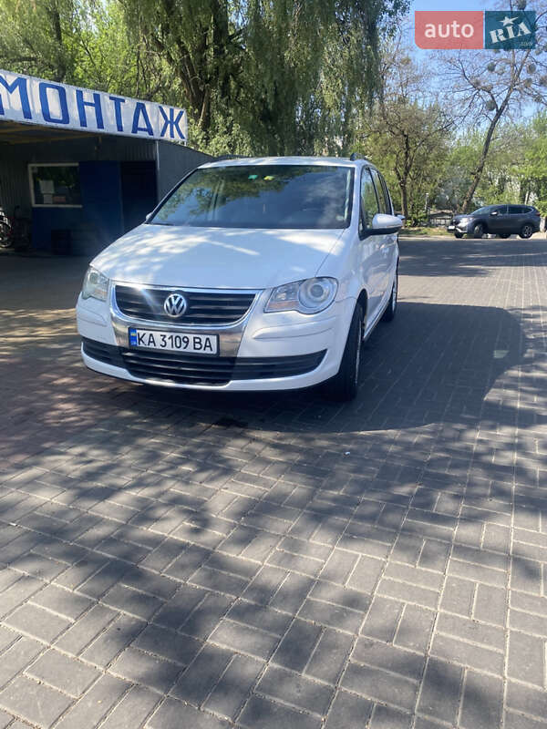 Volkswagen Touran 2010