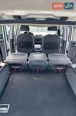 Мінівен Volkswagen Touran 2011 в 