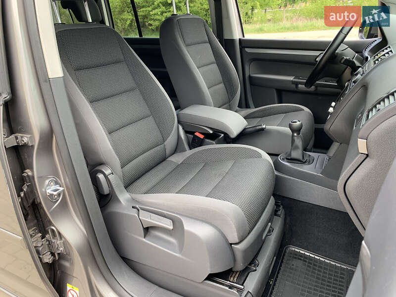 Мінівен Volkswagen Touran 2011 в Бердичеві
