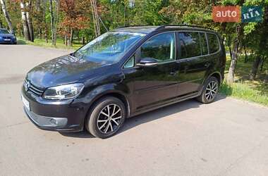 Мінівен Volkswagen Touran 2015 в Києві