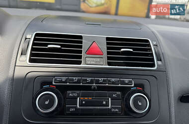 Мінівен Volkswagen Touran 2010 в 