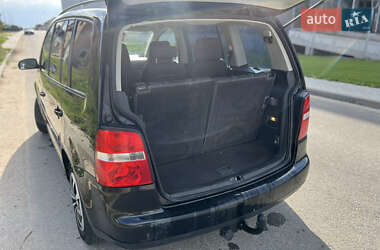 Мінівен Volkswagen Touran 2005 в 