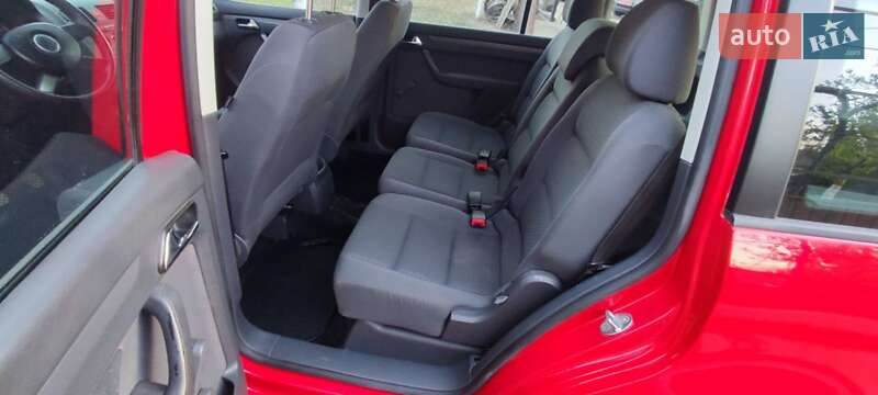Мінівен Volkswagen Touran 2006 в Демидівці
