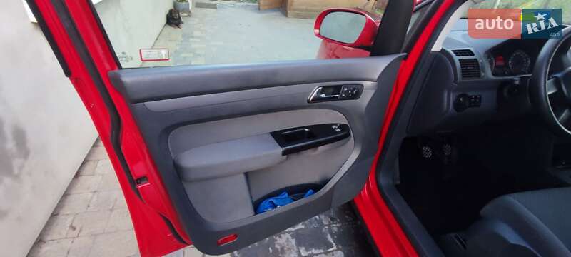 Мінівен Volkswagen Touran 2006 в Демидівці