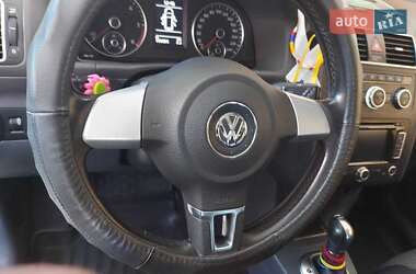 Минивэн Volkswagen Touran 2013 в 