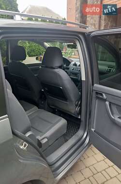 Минивэн Volkswagen Touran 2012 в 
