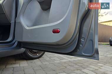 Мінівен Volkswagen Touran 2004 в 