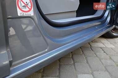 Мінівен Volkswagen Touran 2004 в 