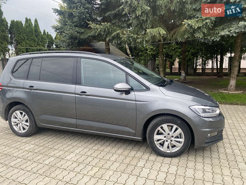 Мікровен Volkswagen Touran 2019 в Стрию