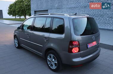 Минивэн Volkswagen Touran 2008 в 