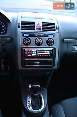 Минивэн Volkswagen Touran 2008 в 