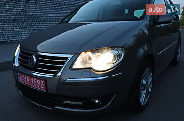 Минивэн Volkswagen Touran 2008 в 