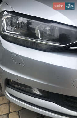 Минивэн Volkswagen Touran 2015 в 