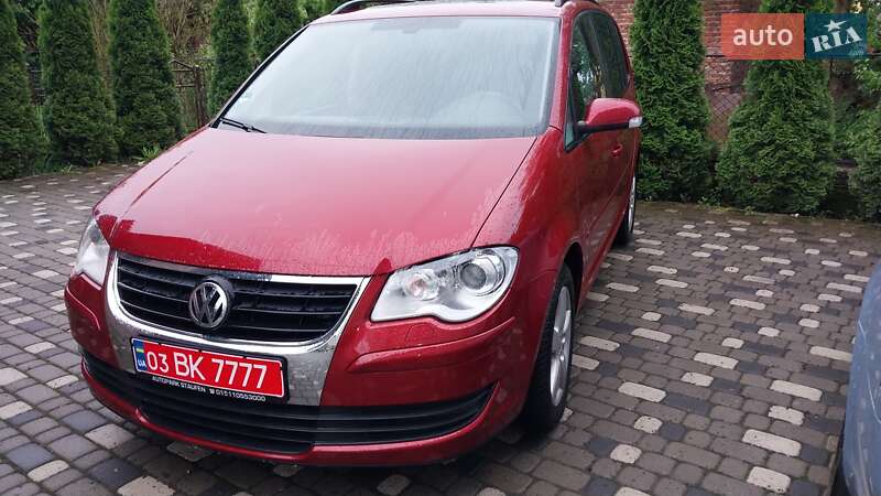 Мінівен Volkswagen Touran 2010 в Великій Багачці