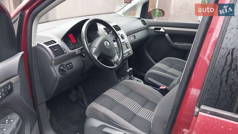Мінівен Volkswagen Touran 2010 в Великій Багачці