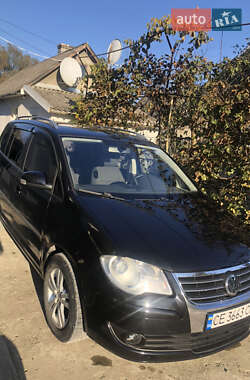 Мінівен Volkswagen Touran 2008 в Чернівцях
