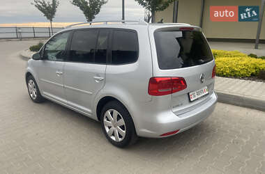 Мінівен Volkswagen Touran 2011 в 