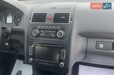Мінівен Volkswagen Touran 2011 в 