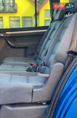 Мінівен Volkswagen Touran 2004 в 