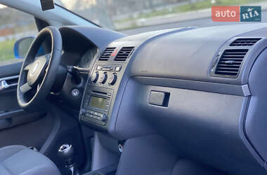 Мінівен Volkswagen Touran 2004 в 