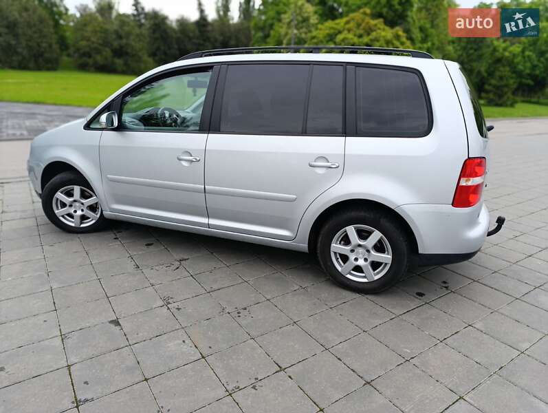 Мінівен Volkswagen Touran 2005 в Світловодську