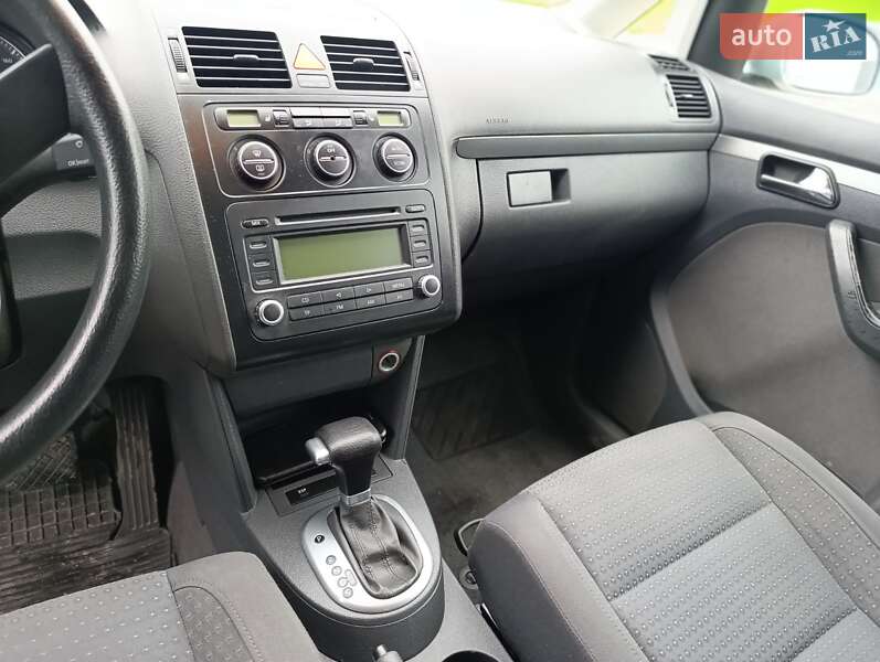 Мінівен Volkswagen Touran 2005 в Світловодську