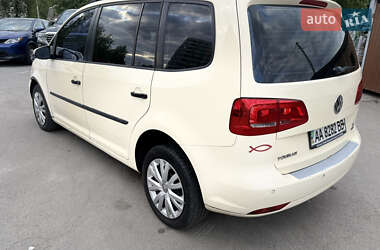 Минивэн Volkswagen Touran 2014 в 