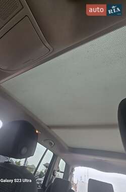 Мінівен Volkswagen Touran 2012 в 
