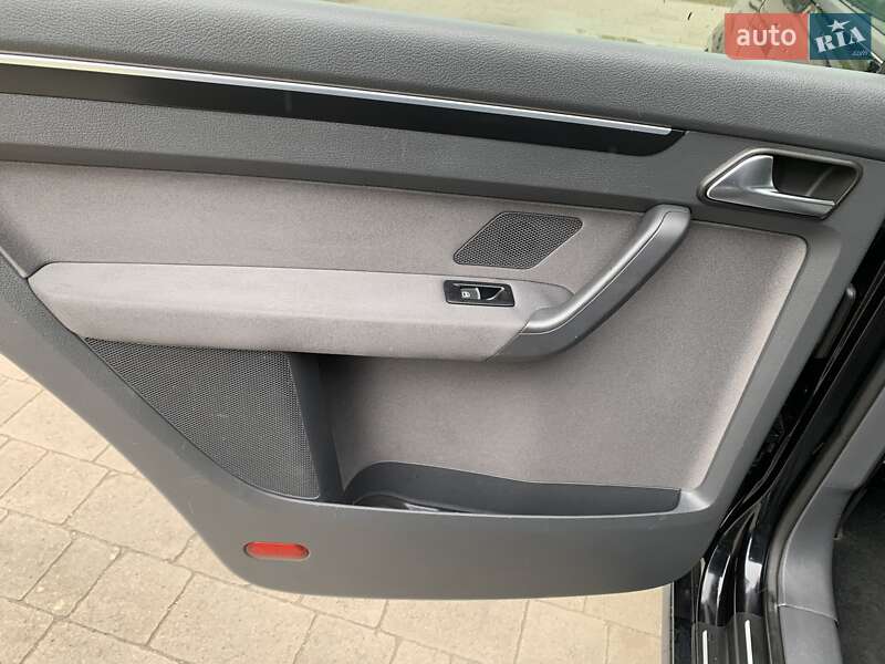 Мінівен Volkswagen Touran 2010 в Заліщиках