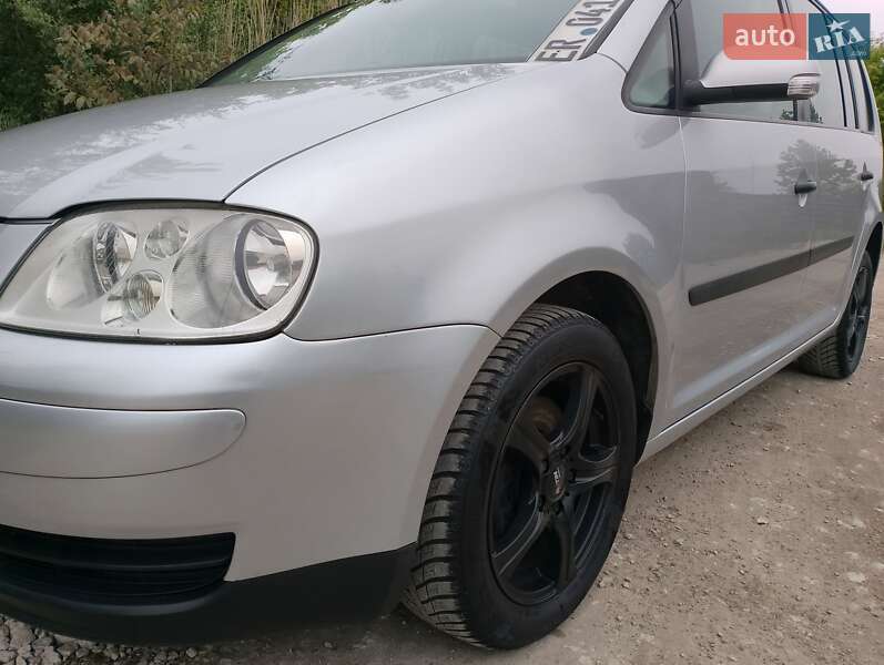 Мінівен Volkswagen Touran 2004 в Тернополі