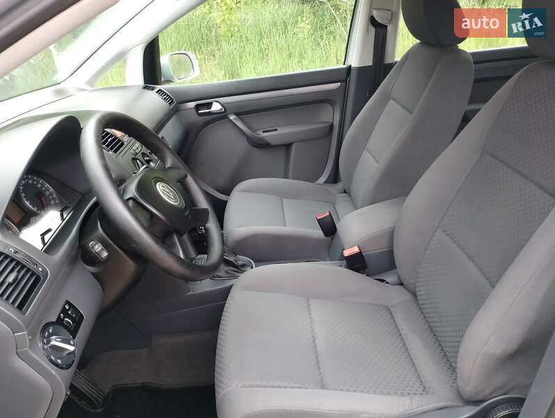 Мінівен Volkswagen Touran 2004 в Тернополі
