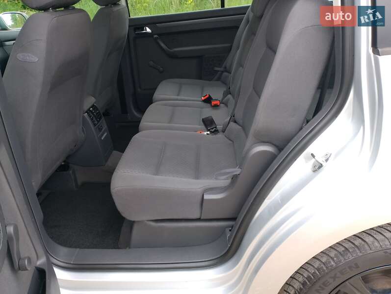Мінівен Volkswagen Touran 2004 в Тернополі
