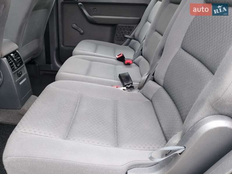 Мінівен Volkswagen Touran 2004 в Тернополі