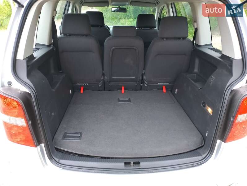 Мінівен Volkswagen Touran 2004 в Тернополі