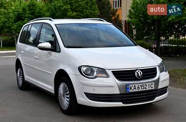 Мінівен Volkswagen Touran 2009 в 
