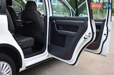 Мінівен Volkswagen Touran 2009 в 