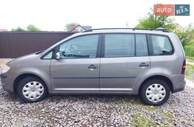 Минивэн Volkswagen Touran 2008 в 