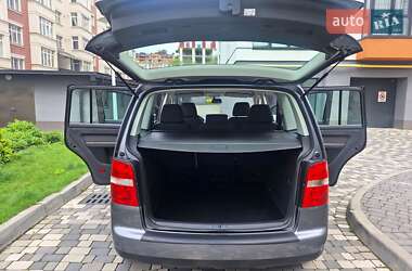 Минивэн Volkswagen Touran 2006 в 