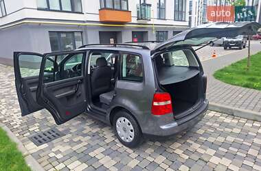 Минивэн Volkswagen Touran 2006 в 