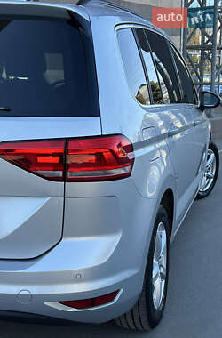 Микровэн Volkswagen Touran 2020 в 
