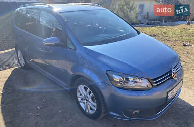 Минивэн Volkswagen Touran 2012 в 