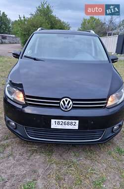 Минивэн Volkswagen Touran 2012 в 