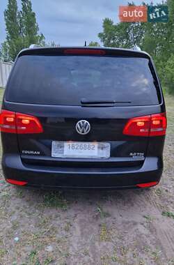 Минивэн Volkswagen Touran 2012 в 