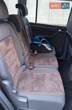Минивэн Volkswagen Touran 2012 в 