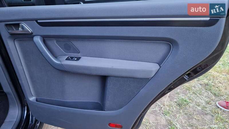 Мінівен Volkswagen Touran 2012 в Черкасах